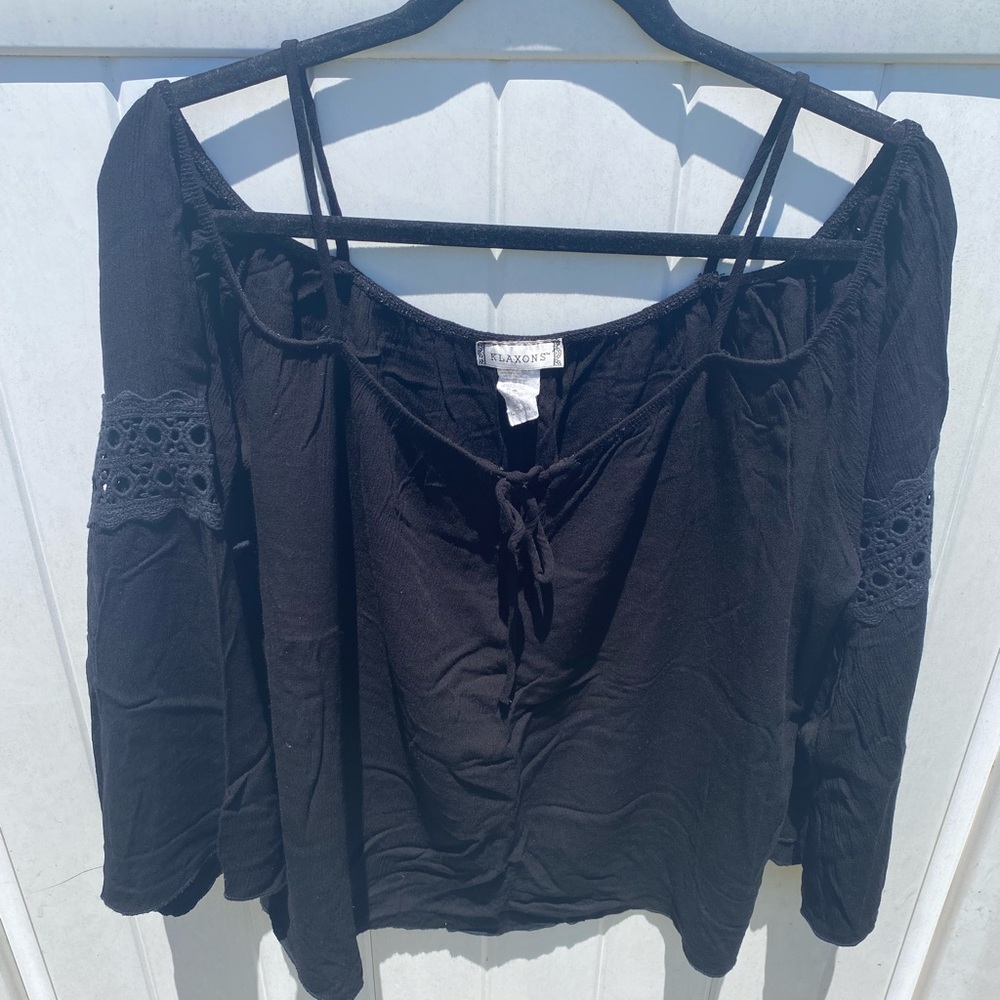 Off Shoulder with straps Black Top!